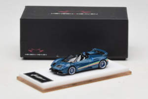 Pagani Huayra Tricolore Roadster Blau Henson & Heaven 1:64 PHTRB01 Resin – Bild 8 von 8