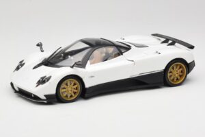 Pagani Zonda F Weiss Mondo Motors 1:18 157655 Metall