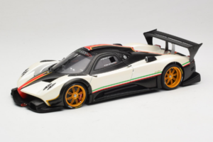 Pagani Zonda R Revolucion Weiss AUTOart 1:18 78262 Metall