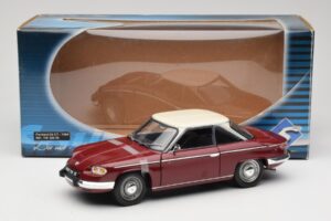 Panhard 24 CT Rot Solido 1:18 1832500 Metall – Bild 8 von 8
