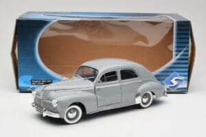 Peugeot 203 Gris Clair Solido 1:18 8145 Metall – Bild 8 von 8