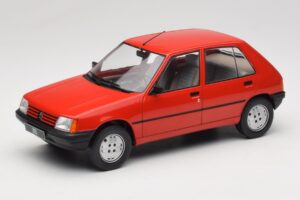 Peugeot 205 Rot MCG 1:18 MCG18492 Metall