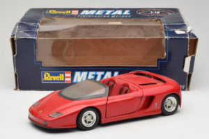 Pininfarina Mythos Rot Revell 1:18 8806 Metall – Bild 8 von 8