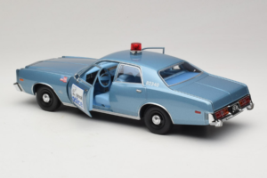 Plymouth Fury Beverly Hills PD Blau GreenLight 1:18 19069 Metall – Bild 5 von 8