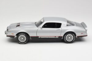 Pontiac Firebird Formula Silber ERTL 1:18 33514 Metall – Bild 4 von 8