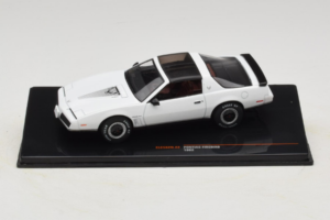Pontiac Firebird Weiss IXO 1:43 CLC582N Metall