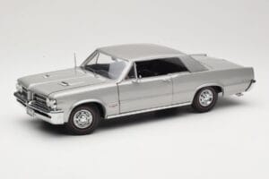 Pontiac GTO Silber Sun Star 1:18 1821 Metall