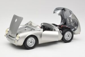 Porsche 550 A Spyder Silber Maisto 1:18 50314 Metall – Bild 2 von 8