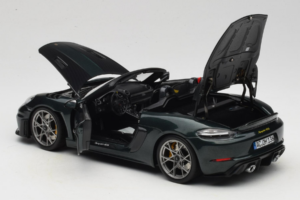 Porsche 718 Spyder RS Weissach Pack Forest Green Norev 1:18 187272 Metall – Bild 5 von 8