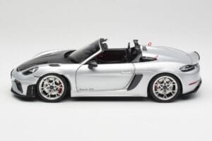 Porsche 718 Spyder RS Weissach Pack GT-Silver Metallic Norev 1:18 187270 Metall – Bild 4 von 8