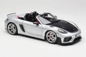 Porsche 718 Spyder RS Weissach Pack GT-Silver Metallic Norev 1:18 187270 Metall – Bild 6 von 8