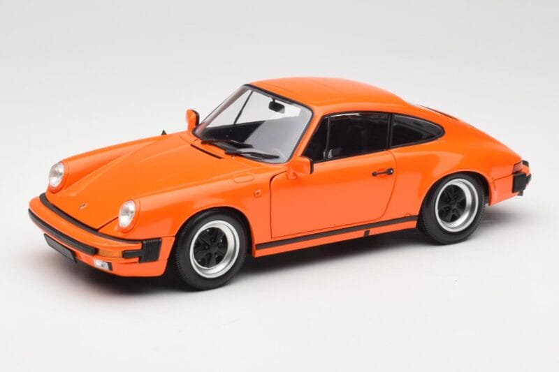 Porsche 911 930 Carrera 3.2 Signal Orange Minichamps 1:18 100063025 Metall