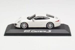 Porsche 911 991 Carrera S Weiss IAA Frankfurt 2011 Minichamps 1:43 WAX20100090 Metall