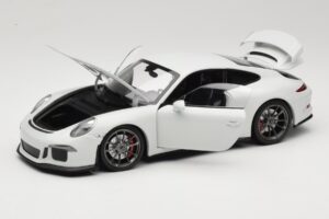 Porsche 911 991 GT3 Weiss Mit Silbernen Felgen Minichamps 1:18 113062721 Metall – Bild 2 von 8