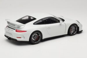 Porsche 911 991 GT3 Weiss Mit Silbernen Felgen Minichamps 1:18 113062721 Metall – Bild 3 von 8
