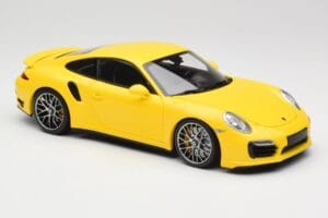 Porsche 911 991 Turbo S Gelb Mit Silbernen Felgen Minichamps 1:18 110062322 Metall – Bild 6 von 8