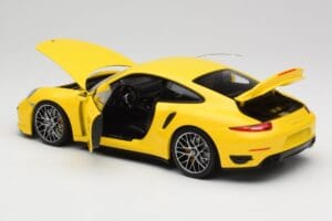 Porsche 911 991 Turbo S Gelb Mit Silbernen Felgen Minichamps 1:18 110062322 Metall – Bild 7 von 8