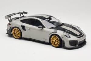 Porsche 911 991.2 GT2 RS Chalk Weissach Package Goldene Felgen Minichamps 1:18 155068304 Metall – Bild 4 von 6