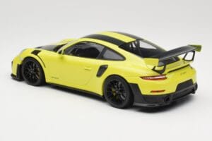 Porsche 911 GT2 RS 991.2 Weissach Package Grün Schwarze Felgen Minichamps 1:18 155068300-1 Metall – Bild 5 von 6