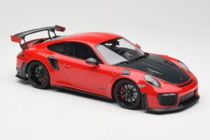 Porsche 911 GT2 RS 991.2 Rot Schwarze Felgen Minichamps 1:18 155068307 Metall – Bild 4 von 6