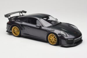 Porsche 911 991.2 GT2 RS Weissach Package Purple Metallic Mit Goldenen Magnesium-Felgen Minichamps 1:18 153068322 Metall – Bild 4 von 6
