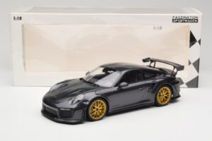 Porsche 911 991.2 GT2 RS Weissach Package Purple Metallic Mit Goldenen Magnesium-Felgen Minichamps 1:18 153068322 Metall – Bild 6 von 6