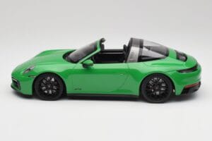 Porsche 911 991.2 Targa 4 GTS British Racing Grün Minichamps 1:18 155061065 Metall – Bild 3 von 6