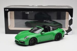 Porsche 911 991.2 Targa 4 GTS British Racing Grün Minichamps 1:18 155061065 Metall – Bild 6 von 6