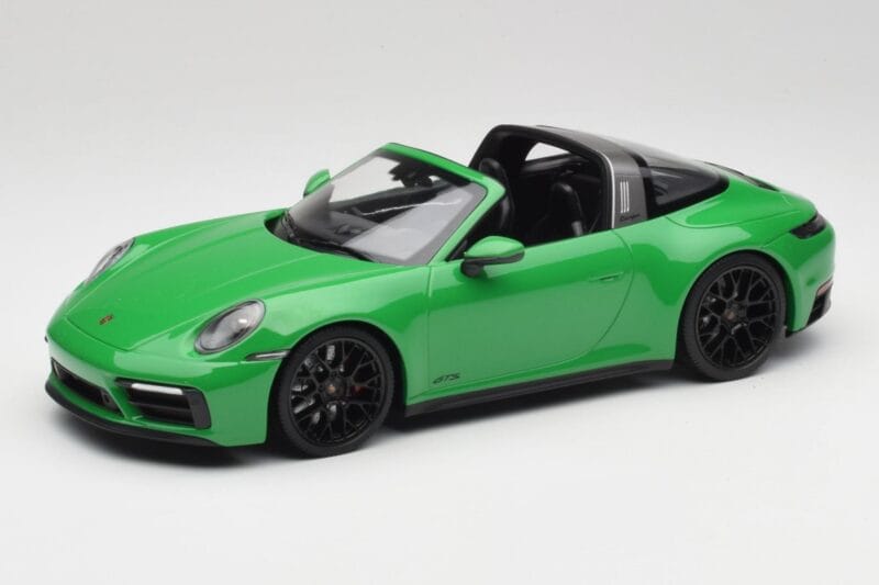 Porsche 911 991.2 Targa 4 GTS British Racing Grün Minichamps 1:18 155061065 Metall