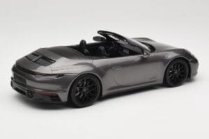 Porsche 911 992 Carrera 4 GTS Cabriolet Grey Metallic Minichamps 1:18 155063031 Metall – Bild 2 von 6