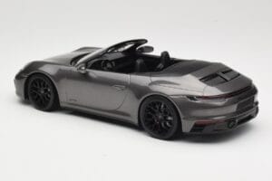 Porsche 911 992 Carrera 4 GTS Cabriolet Grey Metallic Minichamps 1:18 155063031 Metall – Bild 5 von 6