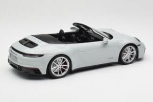 Porsche 911 992 Carrera 4 GTS Cabriolet Grau Minichamps 1:18 155063034 Metall – Bild 3 von 6