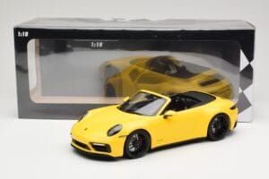 Porsche 911 992 Carrera 4 GTS Cabriolet Gelb Minichamps 1:18 155063030 Metall – Bild 6 von 6
