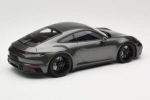 Porsche 911 992 Carrera 4 GTS Green Metallic Minichamps 1:18 155063101 Metall – Bild 2 von 6