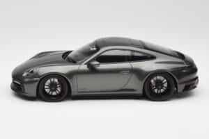 Porsche 911 992 Carrera 4 GTS Green Metallic Minichamps 1:18 155063101 Metall – Bild 3 von 6