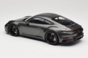 Porsche 911 992 Carrera 4 GTS Green Metallic Minichamps 1:18 155063101 Metall – Bild 5 von 6