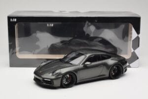 Porsche 911 992 Carrera 4 GTS Green Metallic Minichamps 1:18 155063101 Metall – Bild 6 von 6