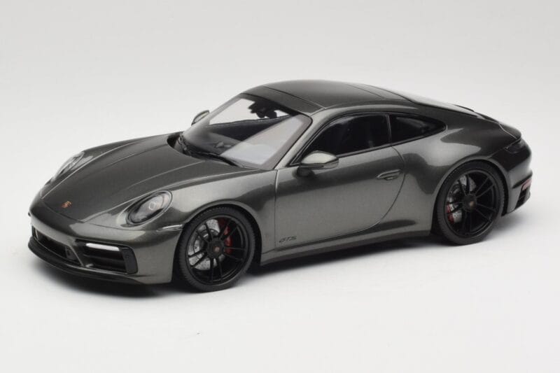 Porsche 911 992 Carrera 4 GTS Green Metallic Minichamps 1:18 155063101 Metall