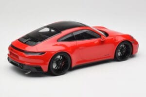 Porsche 911 992 Carrera 4 GTS Rot Minichamps 1:18 155063100 Metall – Bild 2 von 6