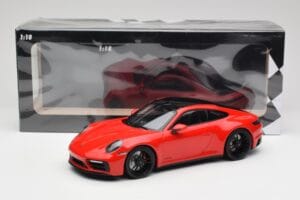 Porsche 911 992 Carrera 4 GTS Rot Minichamps 1:18 155063100 Metall – Bild 6 von 6