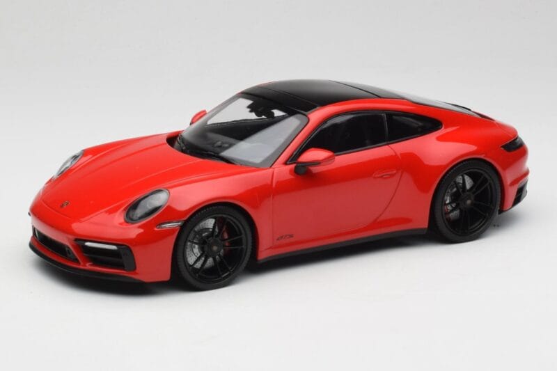 Porsche 911 992 Carrera 4 GTS Rot Minichamps 1:18 155063100 Metall