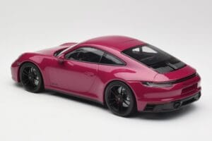 Porsche 911 992 Carrera 4 GTS Rubystar Minichamps 1:18 155063102 Metall – Bild 5 von 6