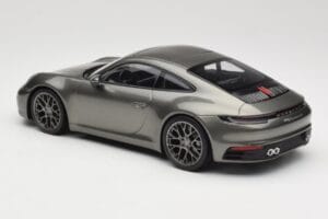 Porsche 911 992 Carrera 4S Aventurine Green Metallic Minichamps 1:18 155067328 Metall – Bild 4 von 6