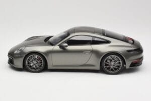 Porsche 911 992 Carrera 4S Aventurine Green Metallic Minichamps 1:18 155067328 Metall – Bild 5 von 6