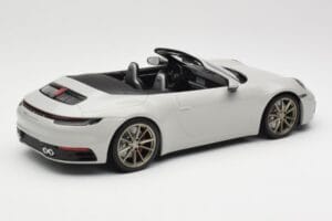 Porsche 911 992 Carrera 4S Cabriolet Grau Minichamps 1:18 155067335 Metall – Bild 2 von 6