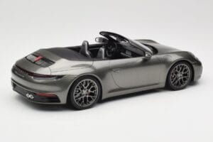 Porsche 911 992 Carrera 4S Cabriolet Mamba Green Metallic Minichamps 1:18 155067337 Metall – Bild 2 von 6
