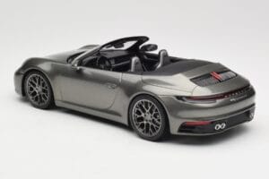 Porsche 911 992 Carrera 4S Cabriolet Mamba Green Metallic Minichamps 1:18 155067337 Metall – Bild 5 von 6