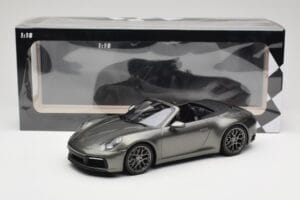 Porsche 911 992 Carrera 4S Cabriolet Mamba Green Metallic Minichamps 1:18 155067337 Metall – Bild 6 von 6