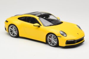 Porsche 911 992 Carrera 4S Gelb Minichamps 1:18 155067320 Metall – Bild 4 von 6
