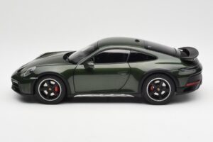 Porsche 911 992 Dakar Oak Grün Metallic Norev 1:18 187241 Metall – Bild 4 von 9